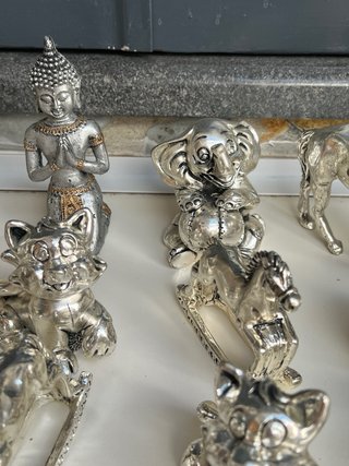 Statuine resina argentate
