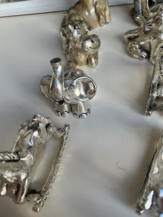 Statuine resina argentate