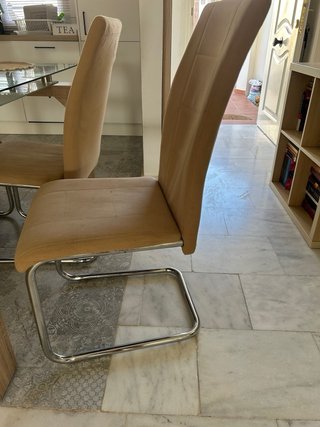 Mesa Comedor Cristal y Madera + 4 Sillas
