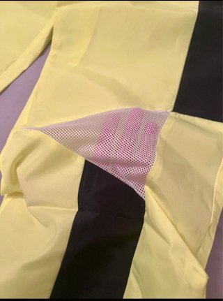 Pantalón deportivo amarillo flúor