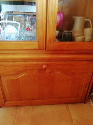 Vitrina Grande de Madera + Mueble Almacenamiento