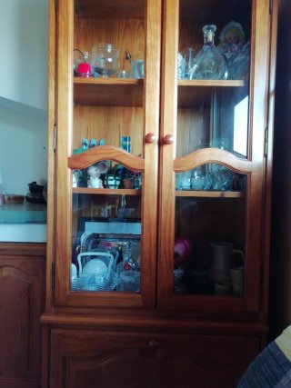 Vitrina Grande de Madera + Mueble Almacenamiento