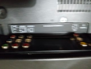 Televisor OKI Plano Negro con mando a distancia