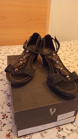 Sandalias Nieves Martin Tacon Bajo Decoradas