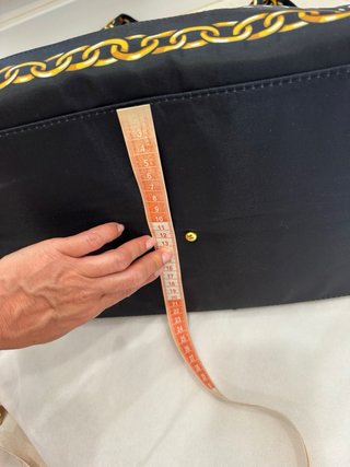 Bolso de viaje Moschino lunares y cadena