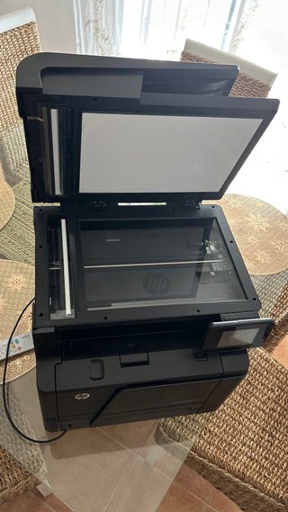 Impresora HP Láser Multifuncional Negra