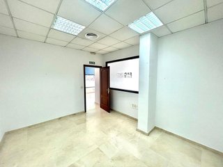 Local comercial en venta en El Cano - Los Bermejales en Sevilla