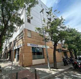 Local comercial en venta en El Cano - Los Bermejales en Sevilla