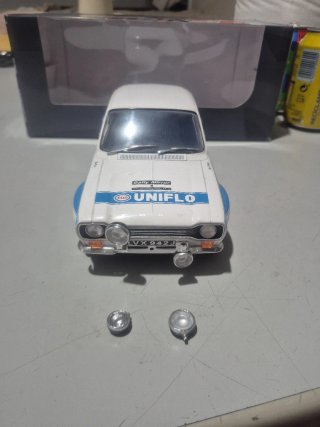 Maqueta Ford Escort WRC 1:18