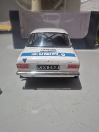 Maqueta Ford Escort WRC 1:18