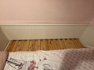 Cama infantil blanca con cajones