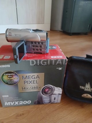 Videocámara Canon MVX200 con funda