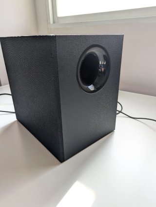 Altavoces Logitech Z533 2.1 con Subwoofer