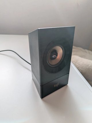 Altavoces Logitech Z533 2.1 con Subwoofer