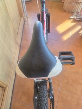 Bicicleta BMX Monty 130. 20" Negra y Roja