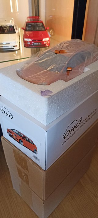 Ford Focus ST mk2 Otto 1/18 Naranja