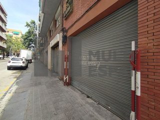 Local comercial en venta en La Prosperitat en Barcelona