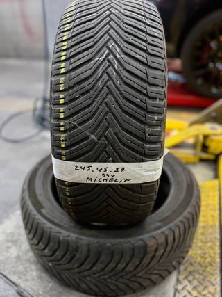 Neumático Michelin 245/45 R17 99Y