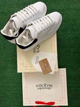 Scarpe Alexander McQueen bianche e nere
