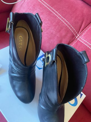 Botines Guess Piel Tacón Alto Negro