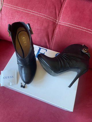Botines Guess Piel Tacón Alto Negro