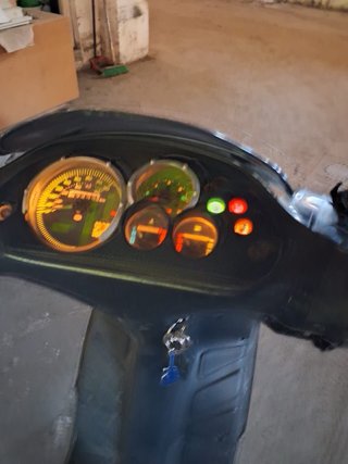 Piaggio Energy Scooter Negra y roja