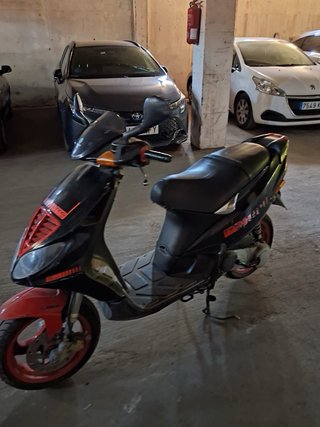 Piaggio Energy Scooter Negra y roja