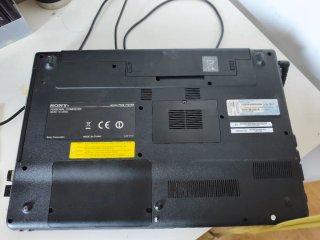 Portátil Sony Vaio Negro PCG-71211M.