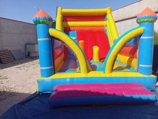 Materassini gonfiabili con scivolo per la tua festa