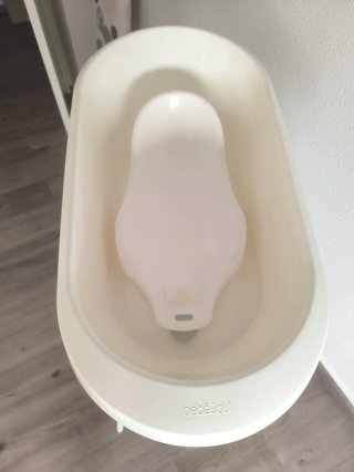 Bañera para bebé con patas