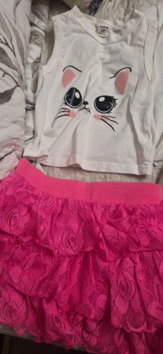 Conjunto Falda y Camiseta Niña SHEIN 6 años
