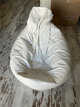 Puff grande de piel blanco