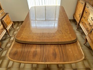 Mesa de comedor extensible de madera