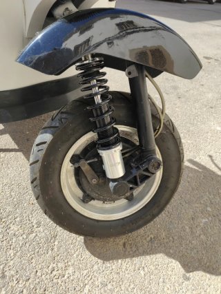 Vespa Blanca Scooter