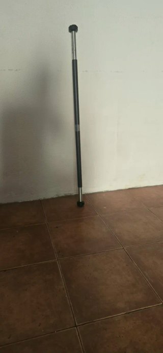 Barra de dominadas  para pared se abre y se cierra