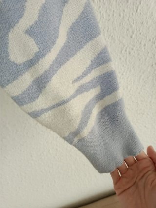 Cárdigan SHEIN cebra azul y blanco Talla S