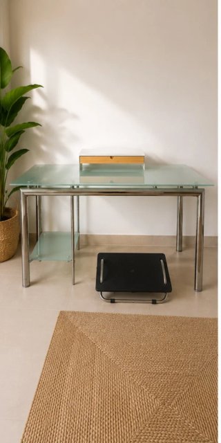 Bonita mesa de cristal templado con accesorios