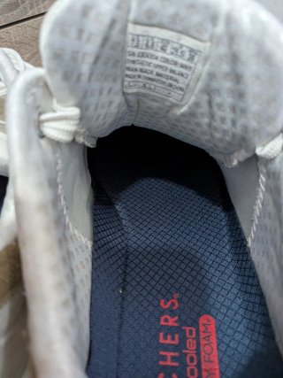 Zapatillas Skechers Blancas y Marrones
