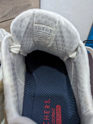Zapatillas Skechers Blancas y Marrones