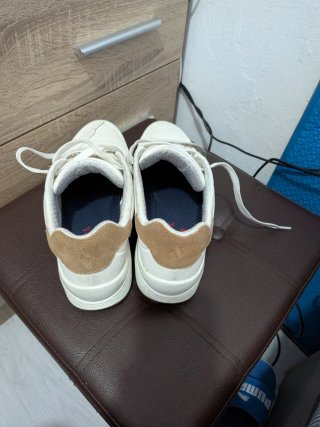 Zapatillas Skechers Blancas y Marrones