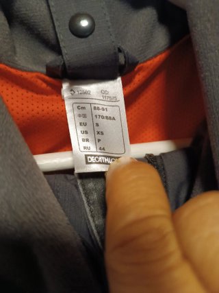Chaqueta Montaña Hombre Quechua Negra/Gris