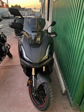 Honda ADV 350 Gris Carborium