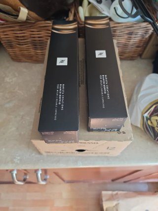 Cafetera Nespresso Vertuo Roja