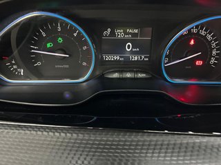 PEUGEOT 2008 Allure 1.6 BlueHDi 120