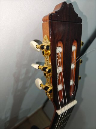 Guitarra Valeriano Bernal prodigio ( especial )