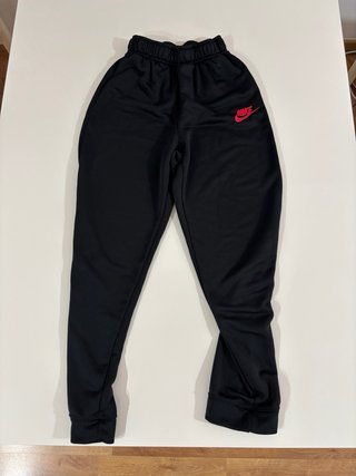 Conjunto Nike Negro y Rojo para niños