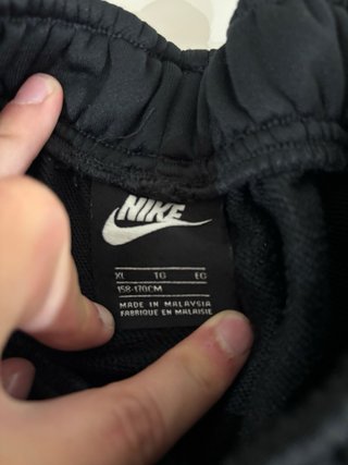 Conjunto Nike Negro y Rojo para niños