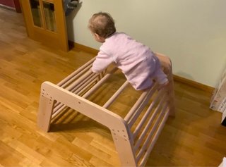 Escalera Pikler para bebés