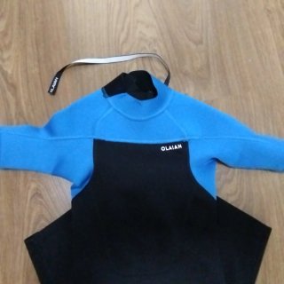 Neopreno infantil OLAIAN azul negro, talla 6 años