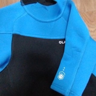 Neopreno infantil OLAIAN azul negro, talla 6 años